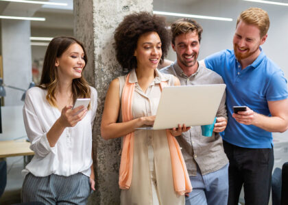 friend are discussing something in group